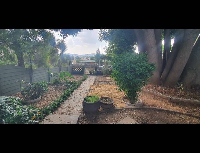 1 BEDROOM FLAT TO LET IN HEIDELBERG CENTRAL